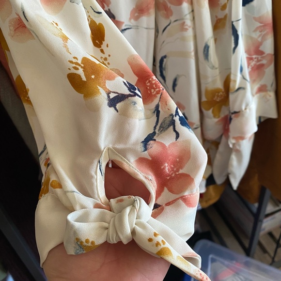 Off shoulder blouse - Picture 3 of 4